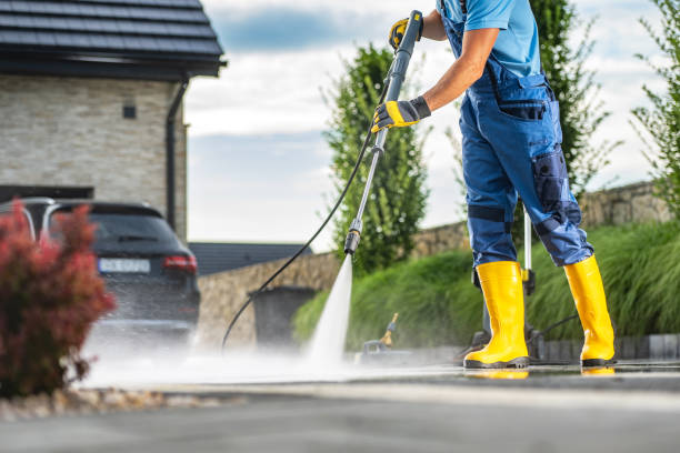 Best Driveway Pressure Washing  in Minooka, IL